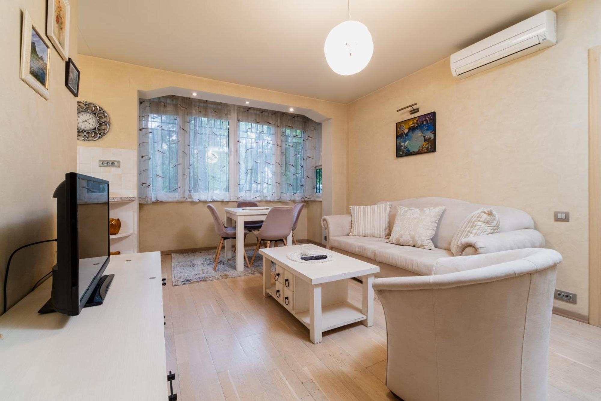 Elegant 1-Bedroom Apartment Пловдив Экстерьер фото